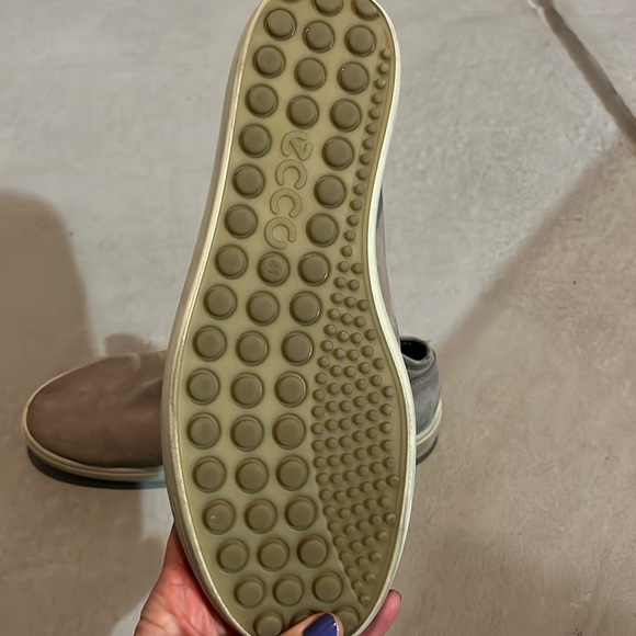 Ecco gray leather lightly used shoes - Picture 3 of 4